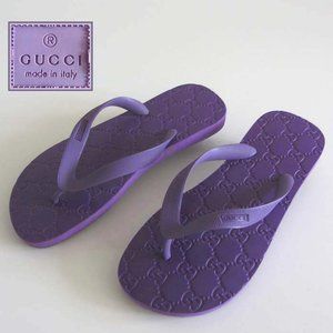 new GUCCI GG Bedlam rubber thong sandals flip flops 37 / 7 US